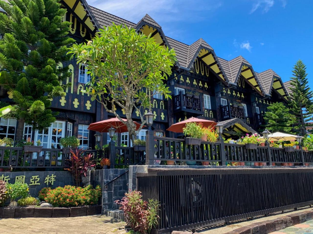 Tudor Dynasty Homestay Шоуфен Екстериор снимка