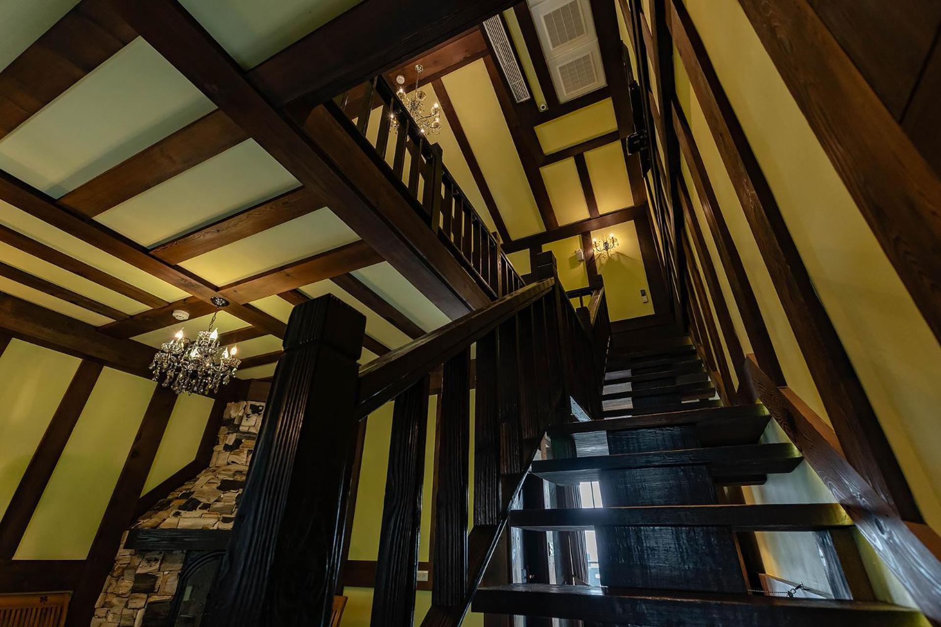 Tudor Dynasty Homestay Шоуфен Екстериор снимка