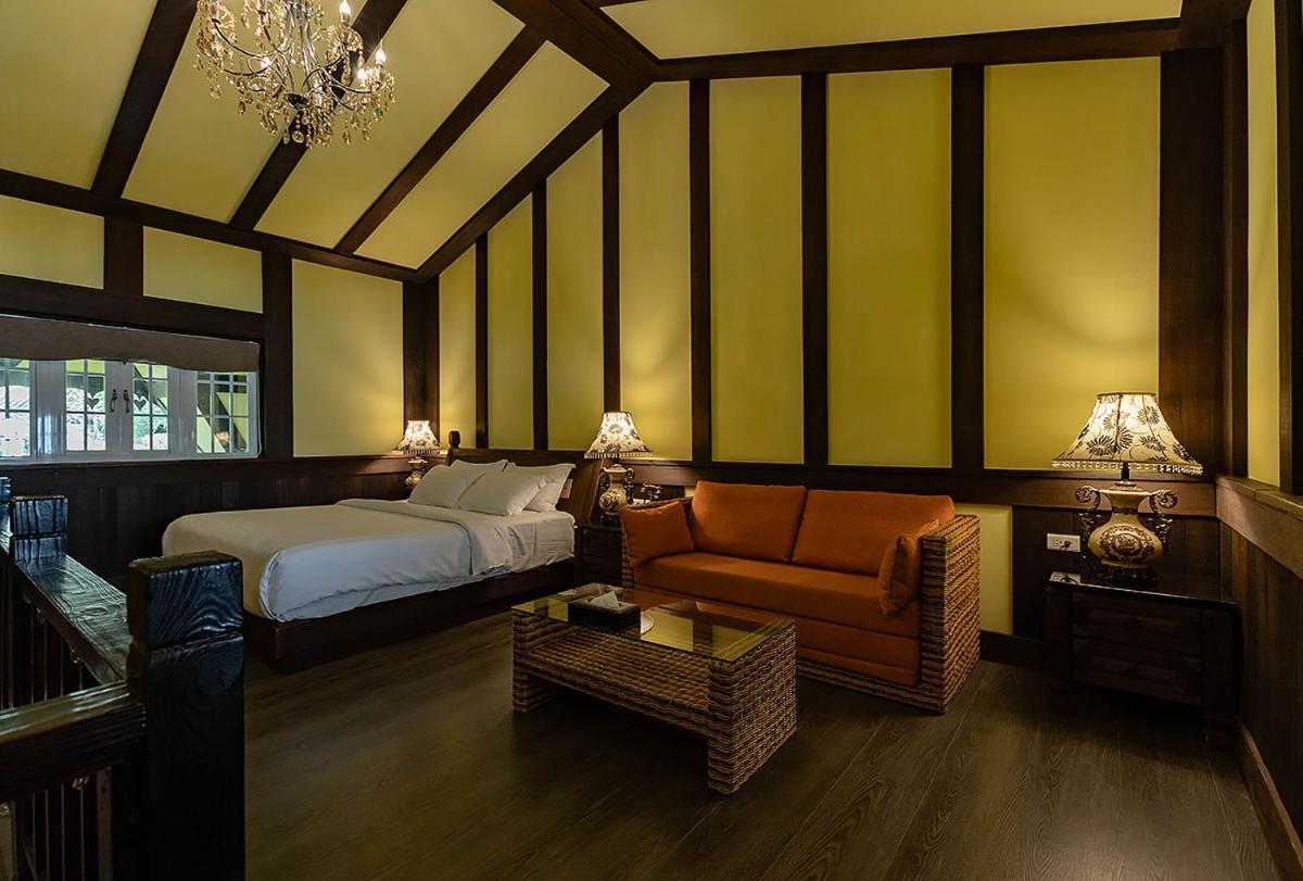 Tudor Dynasty Homestay Шоуфен Екстериор снимка