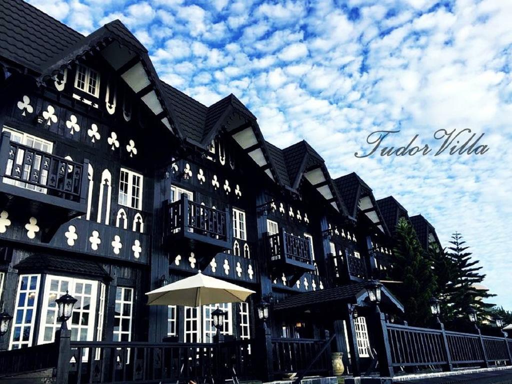 Tudor Dynasty Homestay Шоуфен Екстериор снимка
