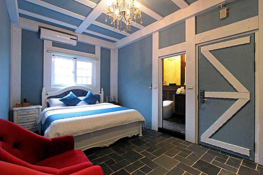Tudor Dynasty Homestay Шоуфен Екстериор снимка
